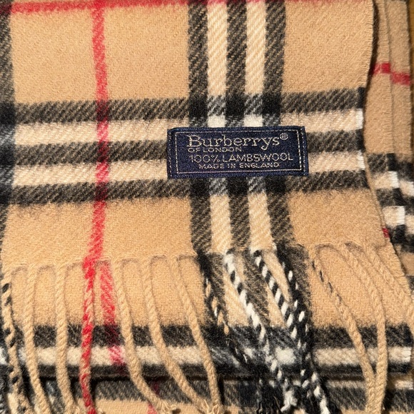 Authentic Nova Check Burberry Lambs Wool Muffler - Picture 4 of 6
